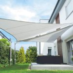 Őszi szélállóság: a háromszög napvitorla előnyei a négyszöggel szemben